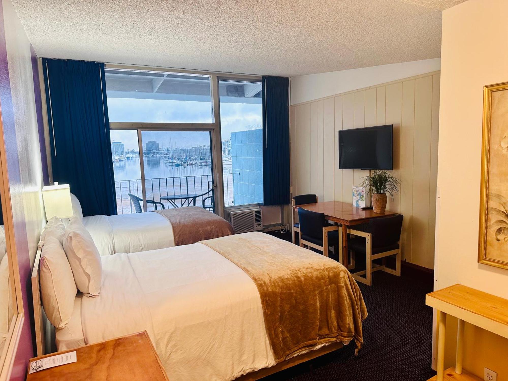 Foghorn Harbor 3* Marina del Rey