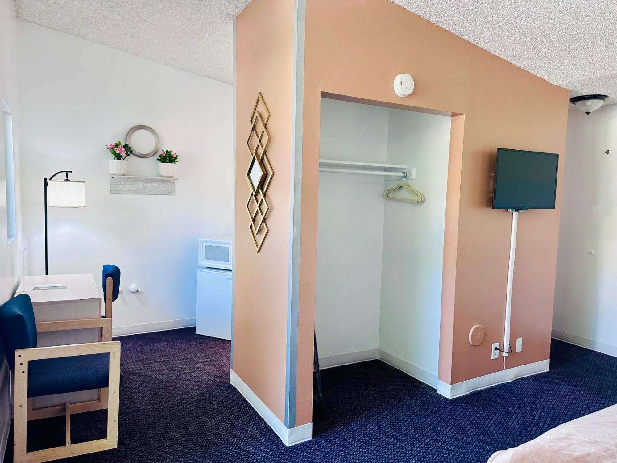 Hotel Foghorn Harbor 3*