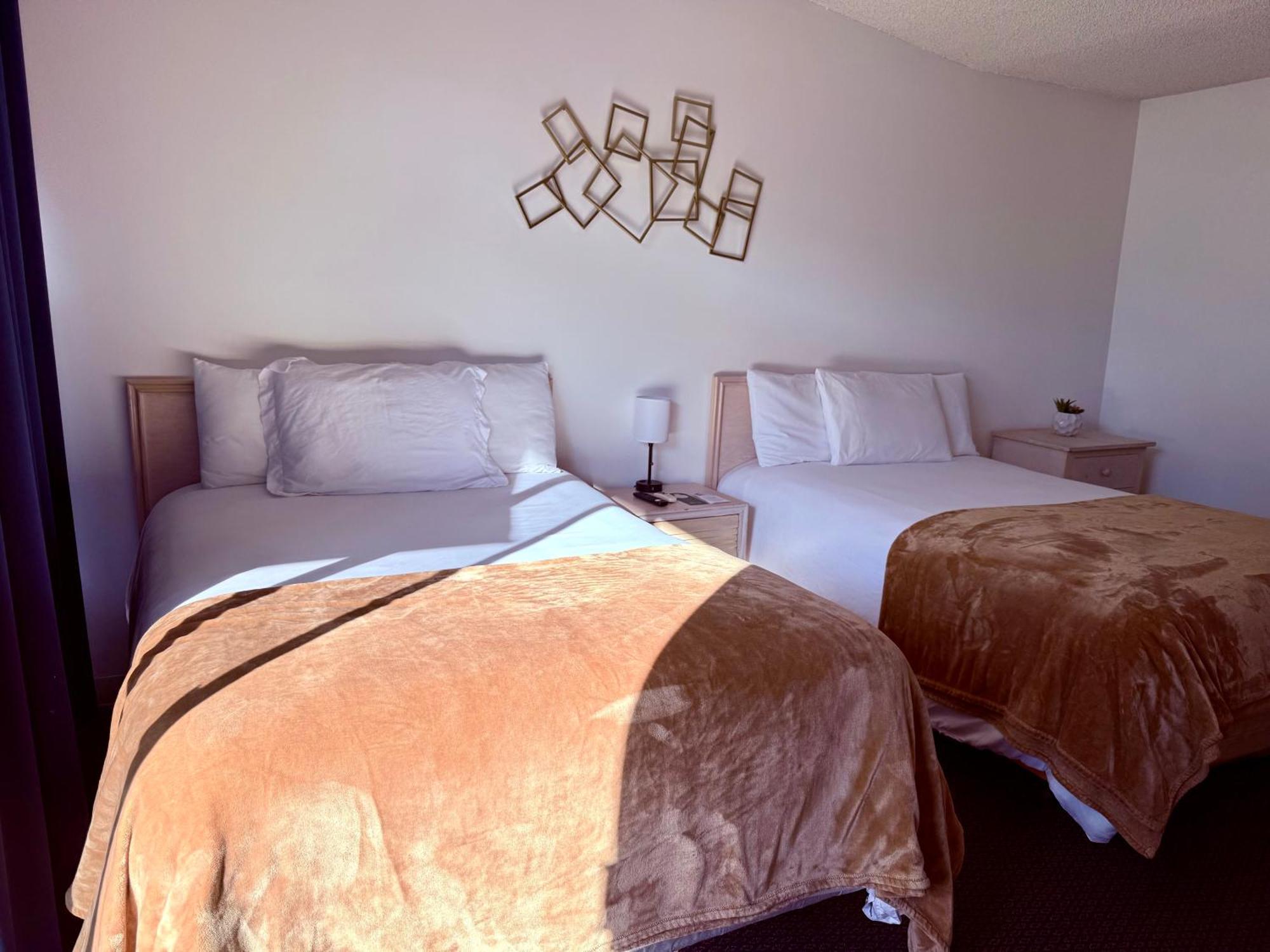 Hotel Foghorn Harbor