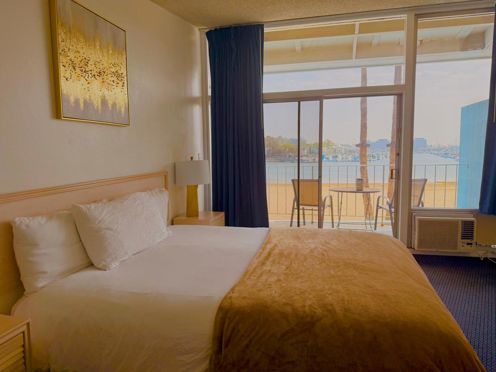 Hotel Foghorn Harbor 3*