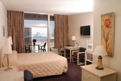 Foghorn Harbor 3*