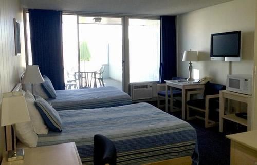 Hotel Foghorn Harbor Marina del Rey