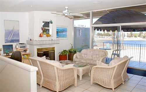 Foghorn Harbor Hotel Marina del Rey