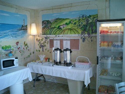 Foghorn Harbor Hotel 3*